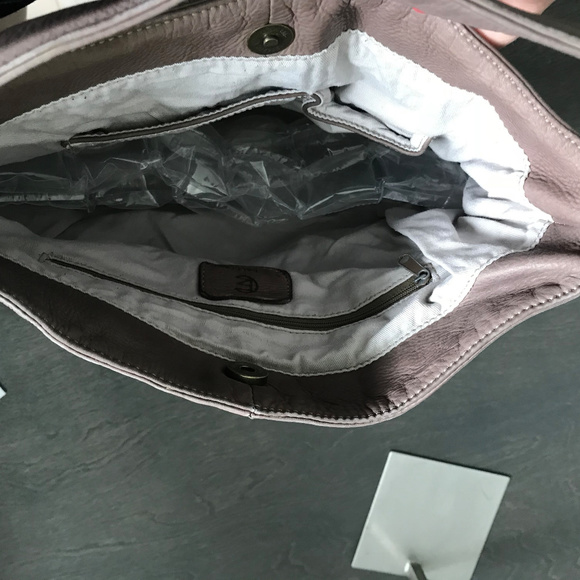 NWT WASHED LEATHER HOBO BY CZ FALCONER - Picture 6 of 7